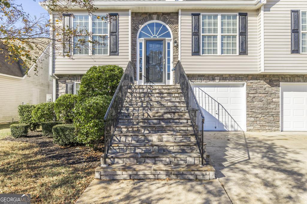105 Browning Point Byron, GA 31008 - Photo 6 of 39 a front view of a house