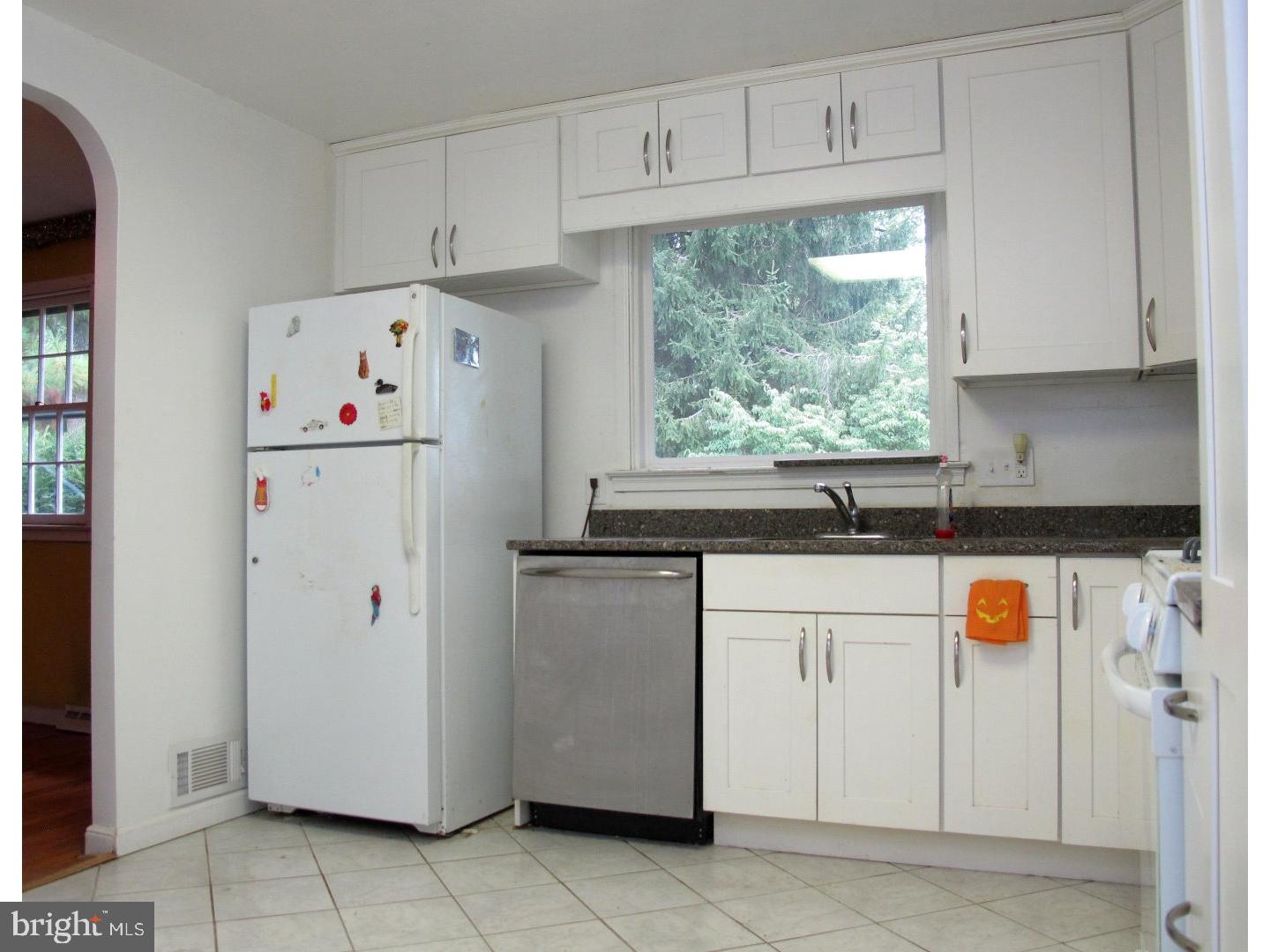 105 Devon Road Cinnaminson, NJ 08077 - Photo 8 of 21 Kitchen