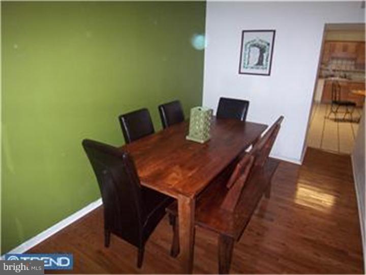 169 Poplar Street Philadelphia, PA 19123 - Photo 3 of 6