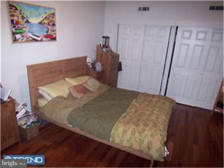 169 Poplar Street Philadelphia, PA 19123 - Photo 4 of 6