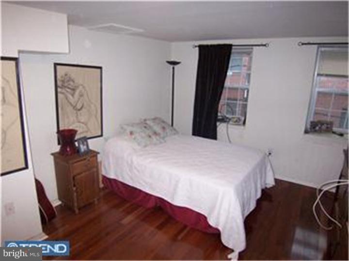 169 Poplar Street Philadelphia, PA 19123 - Photo 5 of 6