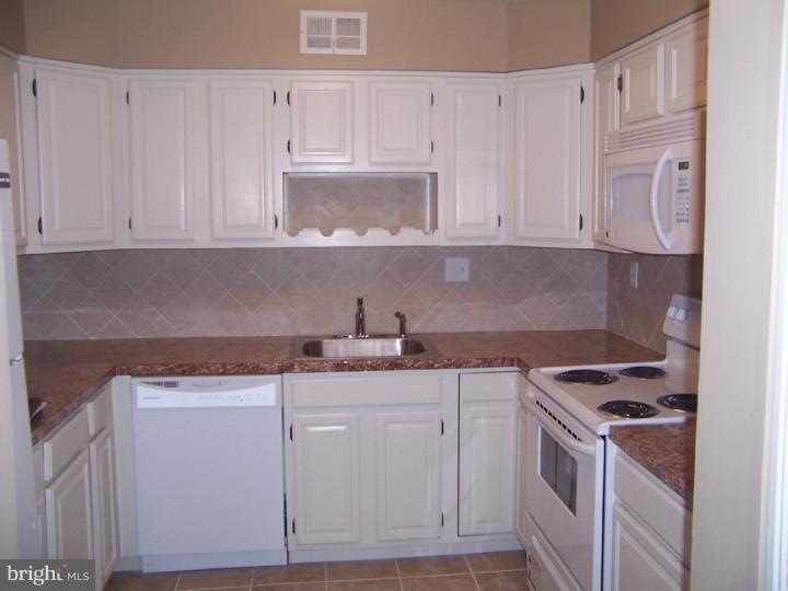 822 Rabbit Lane Reading, PA 19606 - Photo 8 of 23 Gallery Image 8