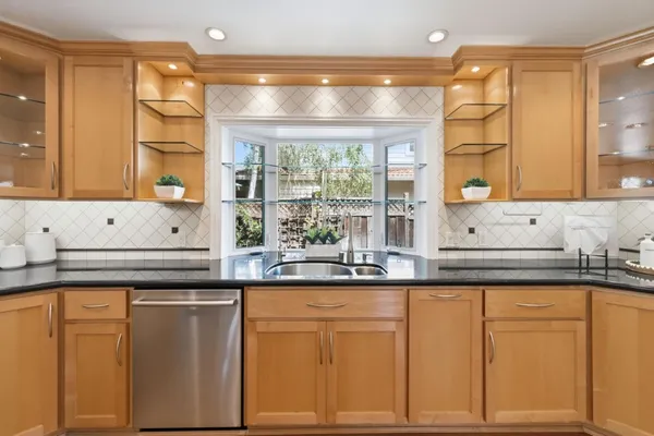 $3,100,000 | 105 Calle El Padre, Los Gatos, CA 95032