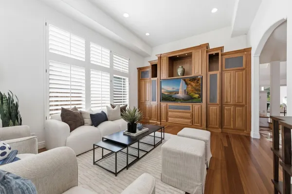 $3,100,000 | 105 Calle El Padre, Los Gatos, CA 95032