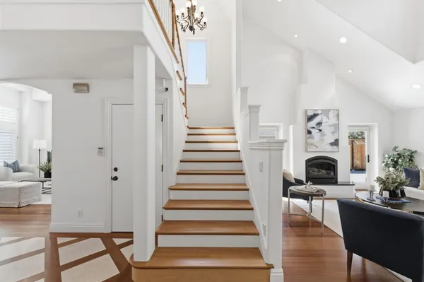 $3,100,000 | 105 Calle El Padre, Los Gatos, CA 95032