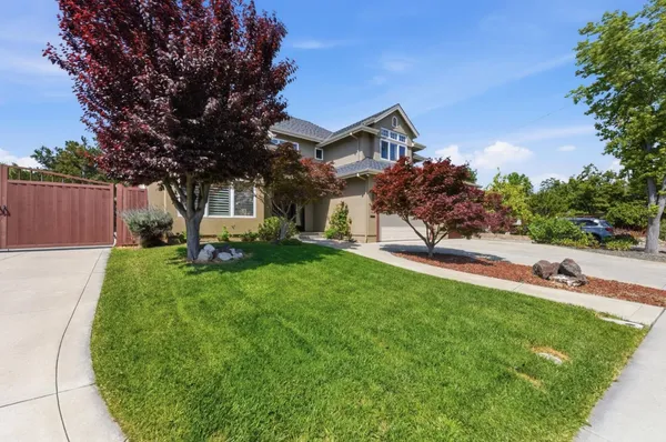 $3,100,000 | 105 Calle El Padre, Los Gatos, CA 95032