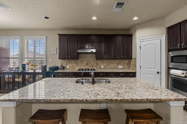 $3,300 | 8718 Silver Rock, San Antonio, TX 78255