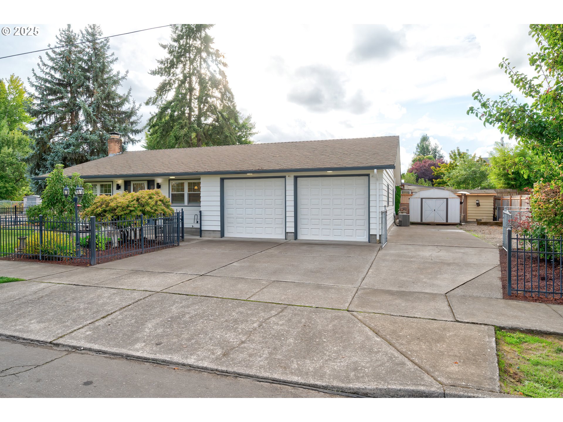 2601 Walker Road Northeast Salem, OR 97305 - Photo 2 of 43 Gallery Image 2