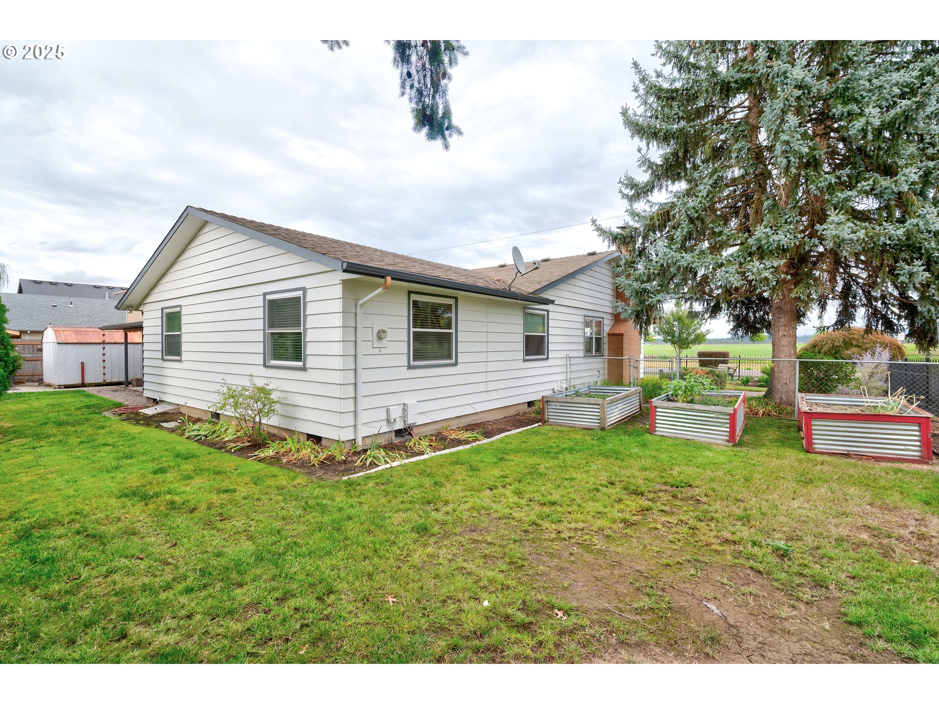 2601 Walker Road Northeast Salem, OR 97305 - Photo 3 of 43 Gallery Image 3