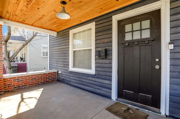 $2,800 | 1306 South East Street, Indianapolis, IN 46225