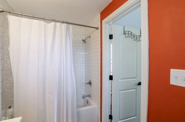 $2,800 | 1306 South East Street, Indianapolis, IN 46225