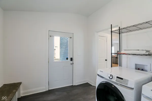 $2,800 | 1306 South East Street, Indianapolis, IN 46225