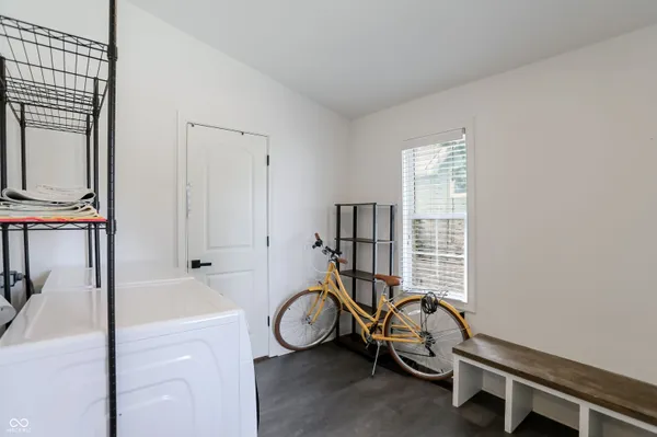 $2,800 | 1306 South East Street, Indianapolis, IN 46225