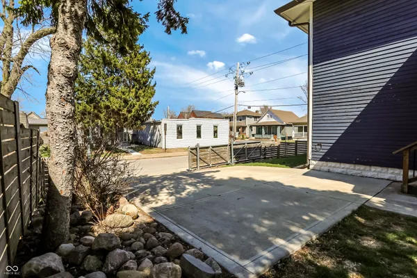 $2,800 | 1306 South East Street, Indianapolis, IN 46225