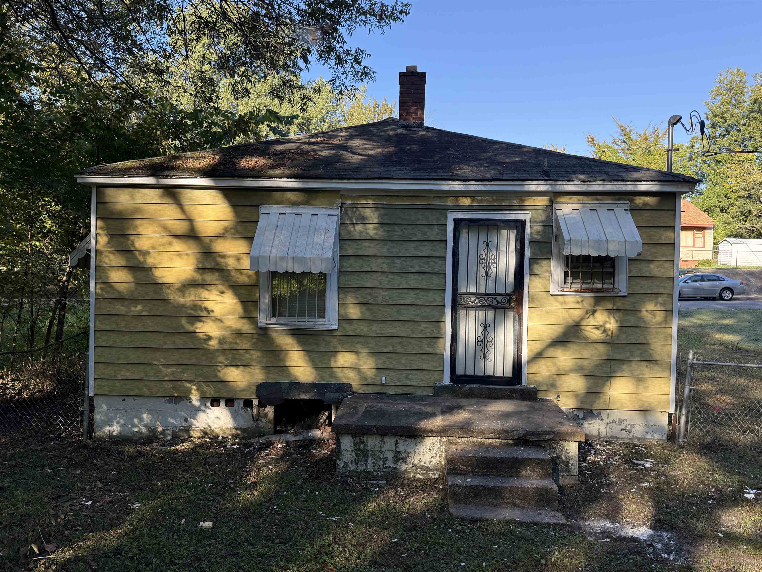 1540 Gabay Street Memphis, TN 38106 - Photo 10 of 10 a front view of a house with a yard