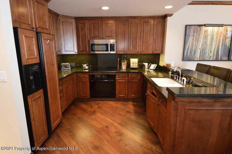 75 Prospector Road, Unit 83073 Aspen, CO 81611 - Photo 21 of 29 kitchen-1