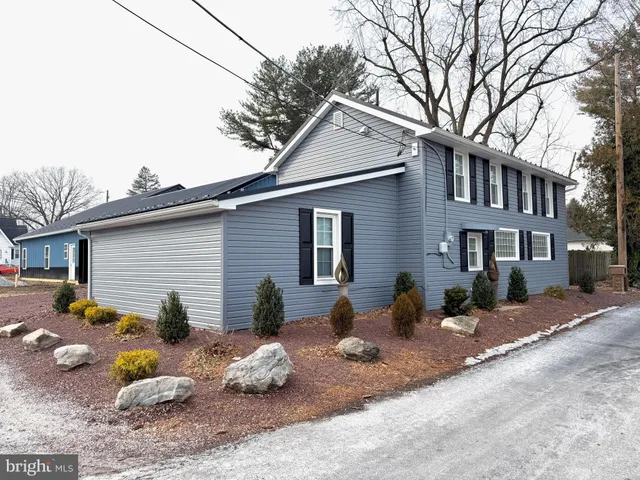 $2,200 | 140 East Oak Avenue, Robesonia, PA 19551