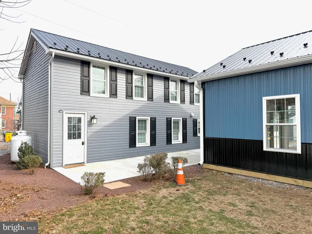 $2,200 | 140 East Oak Avenue, Robesonia, PA 19551