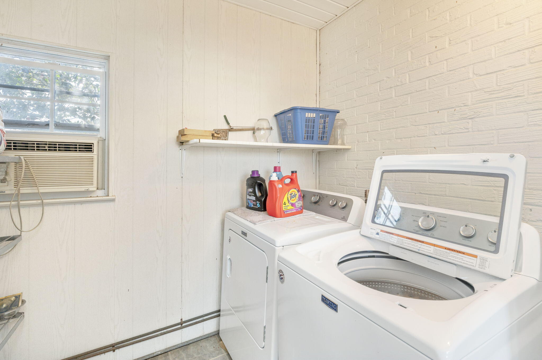 5303 Griffith Mill Road Baker, FL 32531 - Photo 35 of 58 a utility room with dryer and washer