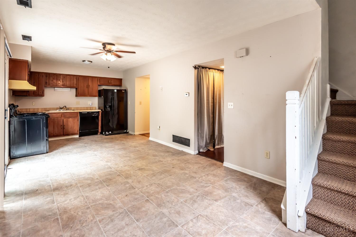 125 Cook Road, Unit B Lebanon, OH 45036 - Photo 4 of 17 Gallery Image 4