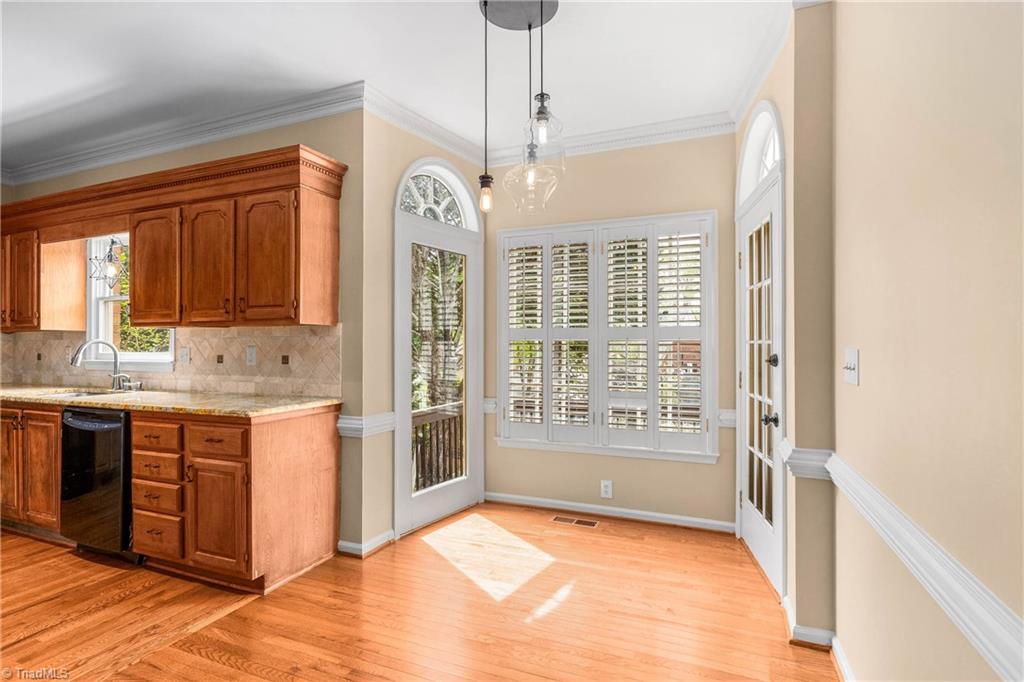 612 Rittenhouse Court Winston-Salem, NC 27104 - Photo 19 of 45 Kitchen