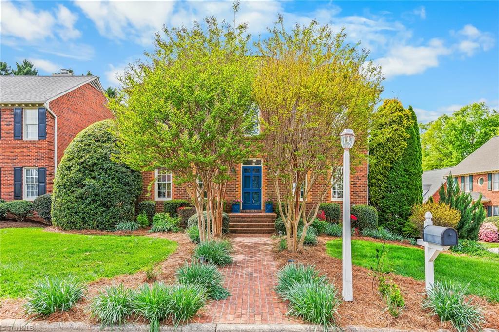 612 Rittenhouse Court Winston-Salem, NC 27104 - Photo 2 of 45 Front