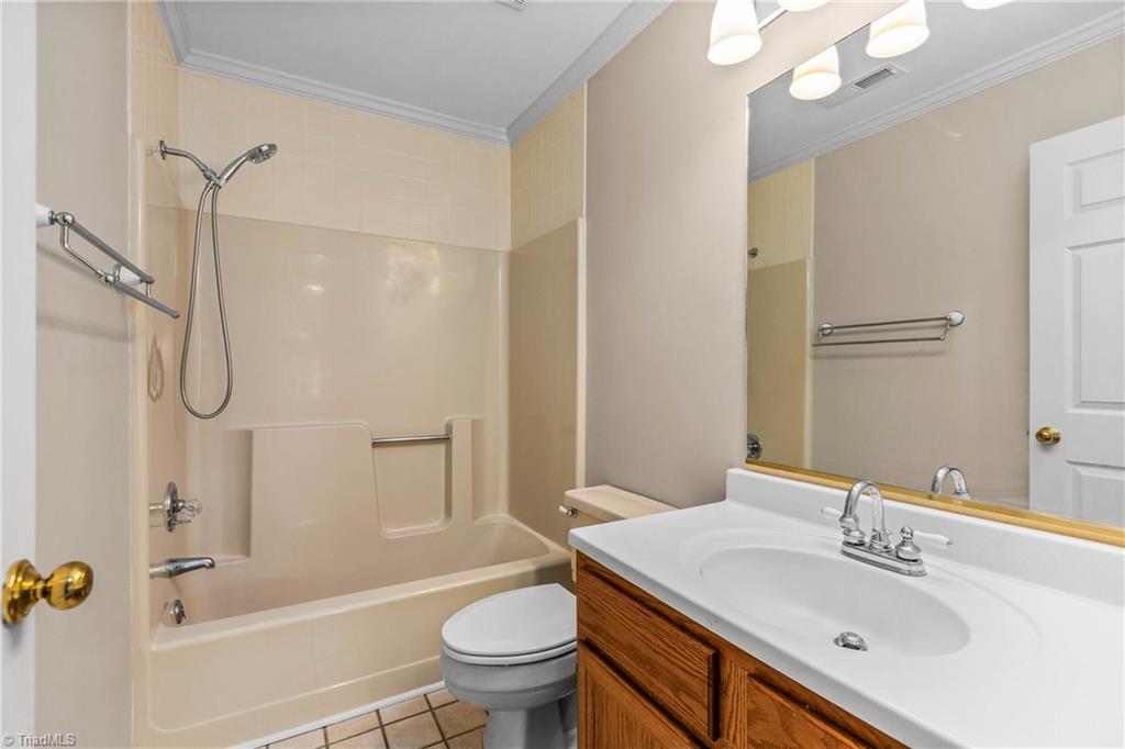 612 Rittenhouse Court Winston-Salem, NC 27104 - Photo 24 of 45 Guest Bath