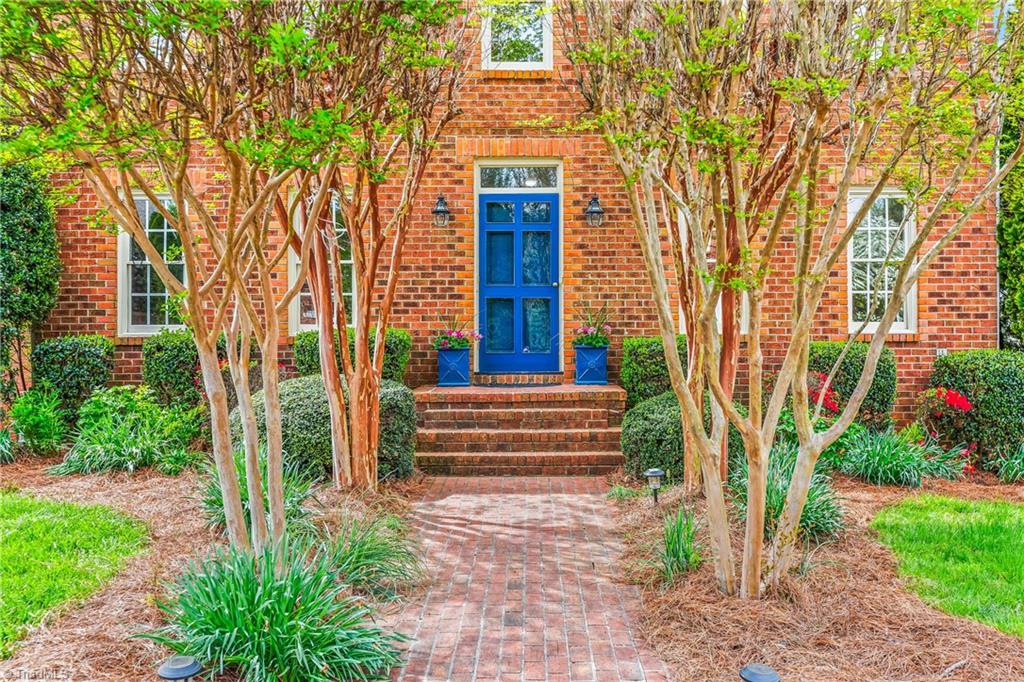 612 Rittenhouse Court Winston-Salem, NC 27104 - Photo 4 of 45 Front