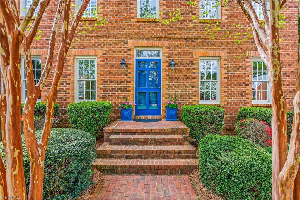 612 Rittenhouse Court Winston-Salem, NC 27104 - Photo 5 of 45 Front