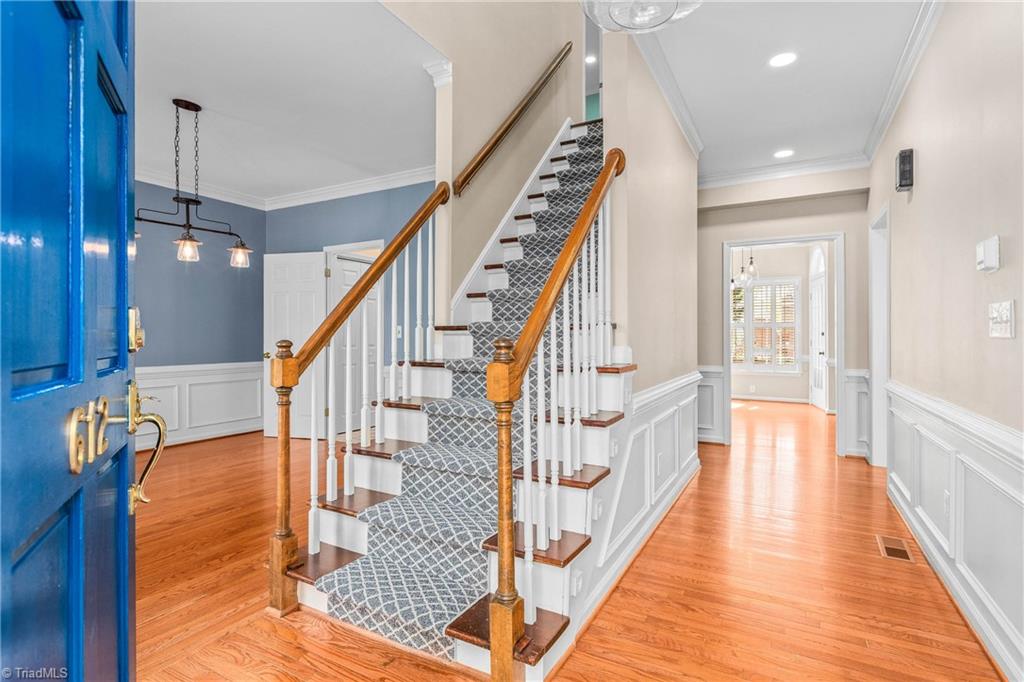 612 Rittenhouse Court Winston-Salem, NC 27104 - Photo 6 of 45 Entry