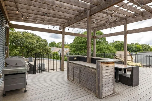 $550,000 | 200 North Highland Avenue Northeast, Unit 207, Atlanta, GA 30307