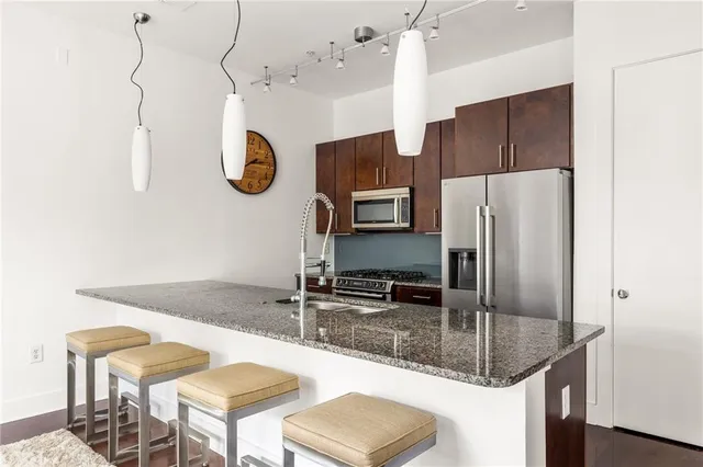 $550,000 | 200 North Highland Avenue Northeast, Unit 207, Atlanta, GA 30307