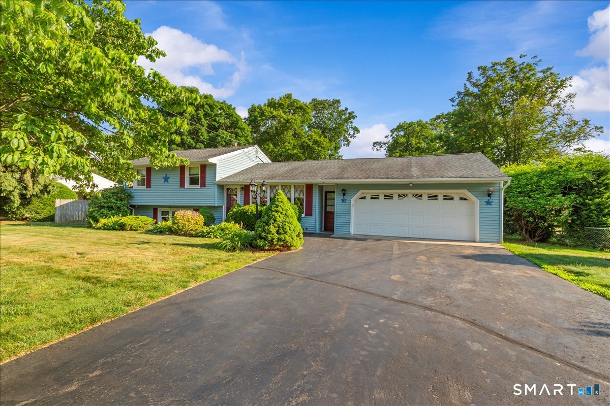 53 Blakeslee Road Wallingford, CT 06492 - Photo 4 of 37