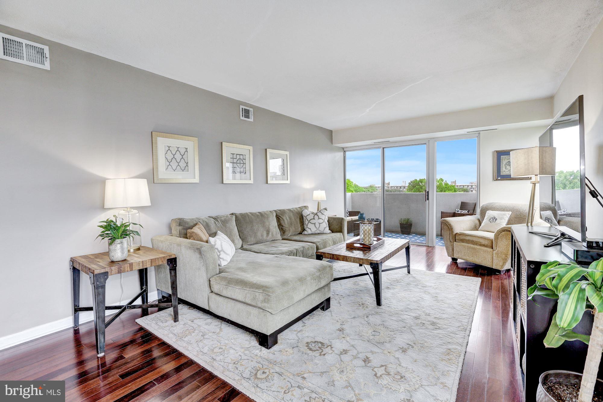 700 7th Street Southwest, Unit 734 Washington, DC 20024 - Photo 7 of 22 Living Area