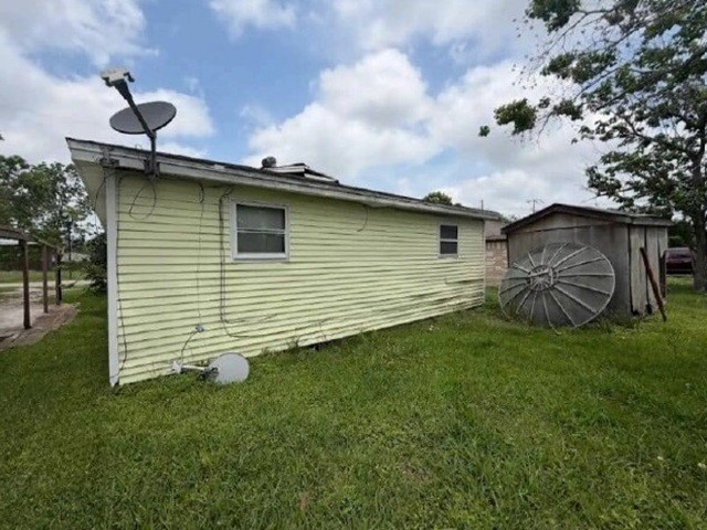 709 West Live Oak Street Angleton, TX 77515 - Photo 3 of 6