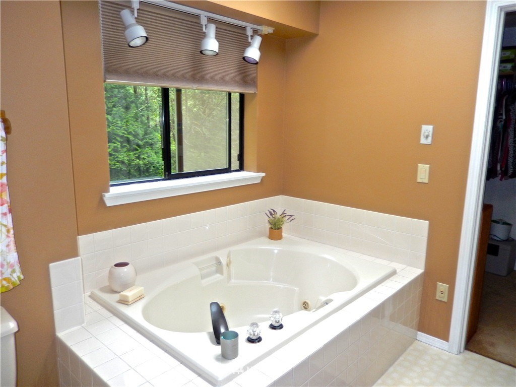 1278 Southwest Station Circle Road Port Orchard, WA 98367 - Photo 14 of 22 Gallery Image 14