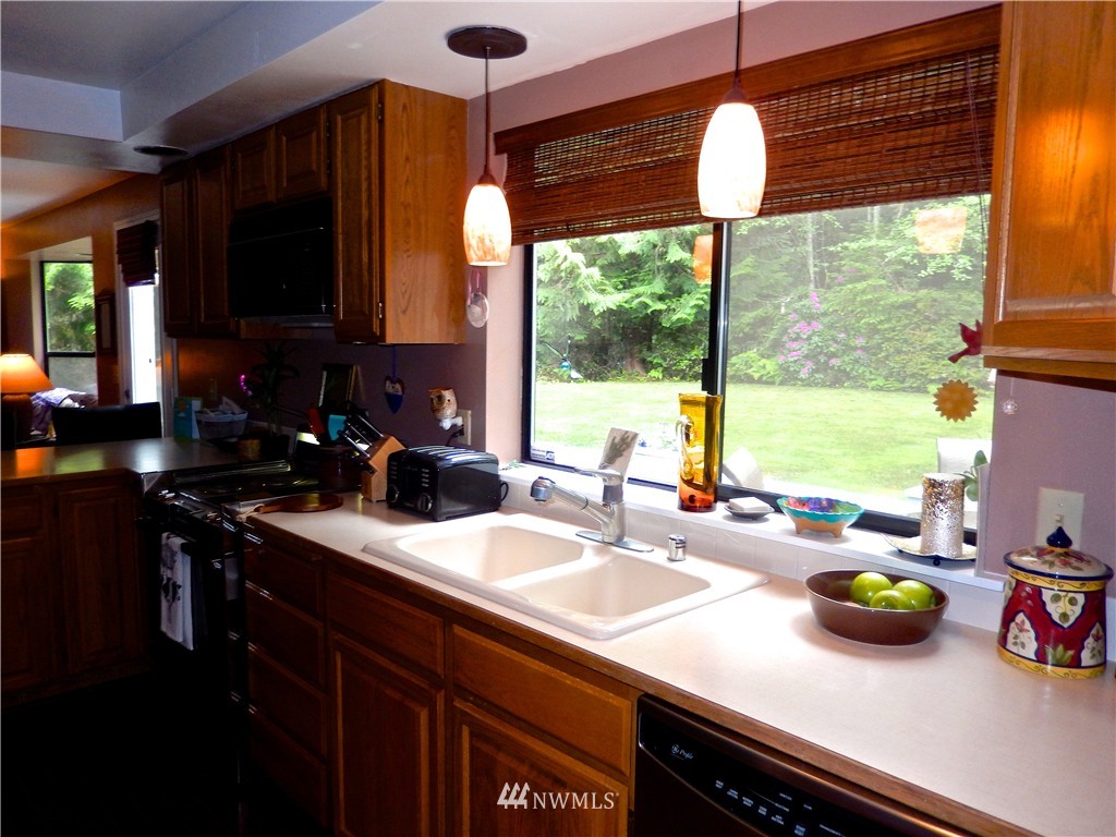 1278 Southwest Station Circle Road Port Orchard, WA 98367 - Photo 6 of 22 Gallery Image 6