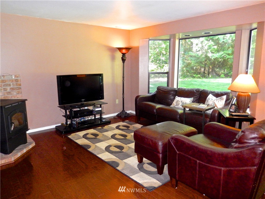 1278 Southwest Station Circle Road Port Orchard, WA 98367 - Photo 10 of 22 Gallery Image 10