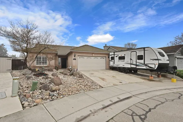 $584,950 | 922 Pearwood Circle, Lodi, CA 95242