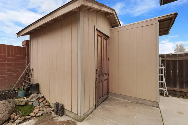 $584,950 | 922 Pearwood Circle, Lodi, CA 95242