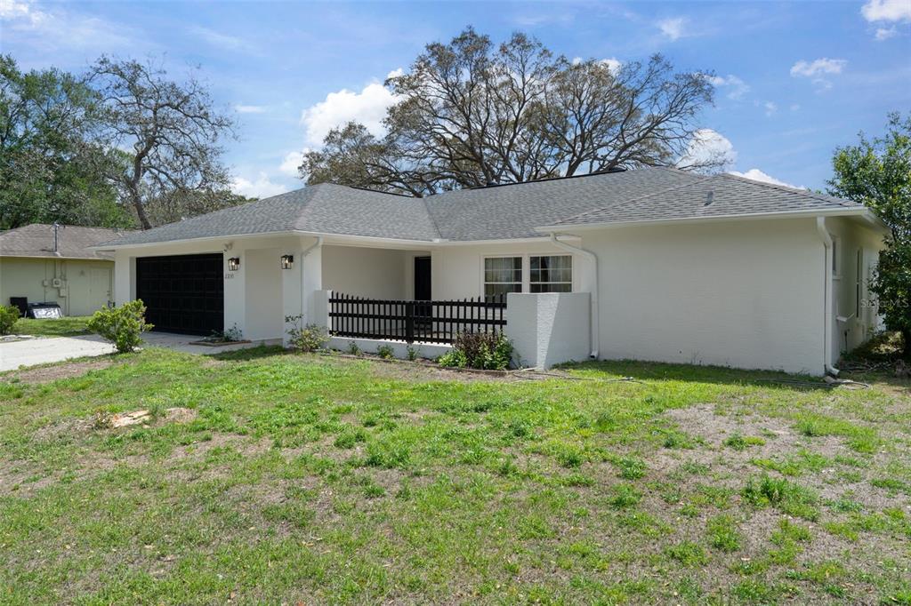 2314 Danforth Road Spring Hill, FL 34608 - Photo 3 of 36