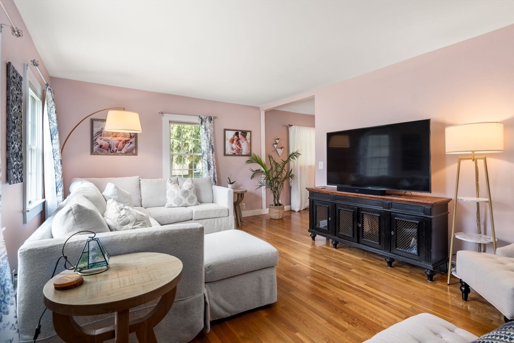 225 Commonwealth Road Wayland, MA 01778 - Photo 4 of 32 Gallery Image 4