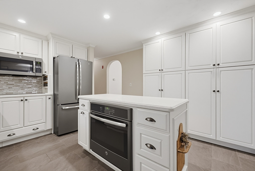 245 Albee Road Uxbridge, MA 01569 - Photo 10 of 42