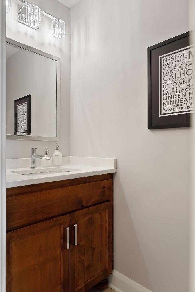 1513 Hollybrook Road Wayzata, MN 55391 - Photo 22 of 49 Gallery Image 22