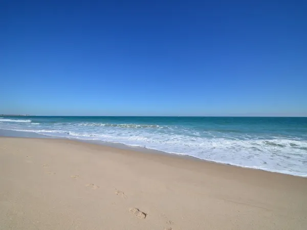 $2,750 | 2700 Ocean Drive, Unit 403, Vero Beach, FL 32963