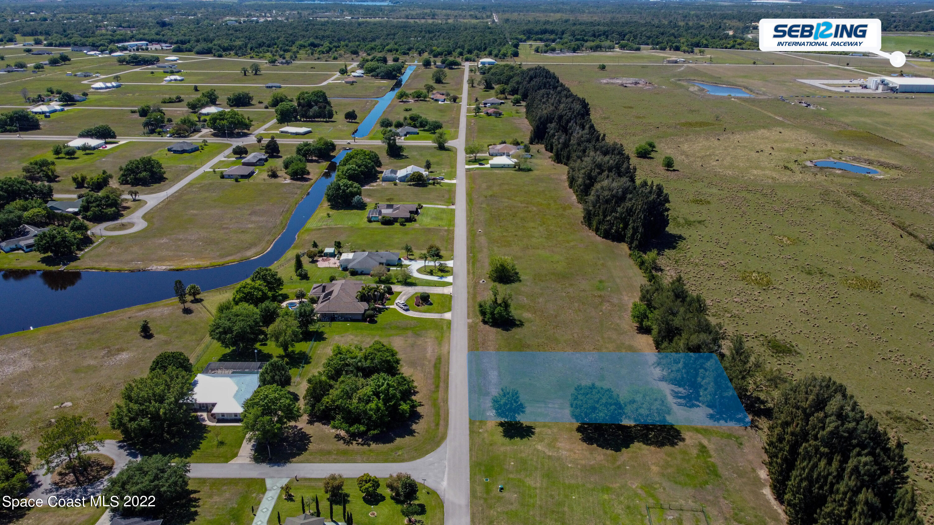 8301 Castile Road Sebring, FL 33876 - Photo 15 of 25 an aerial view of residential houses with outdoor space