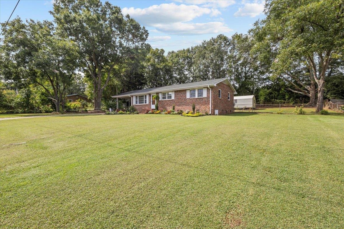 1020 Springdale Circle Boiling Springs, SC 29316 - Photo 4 of 27