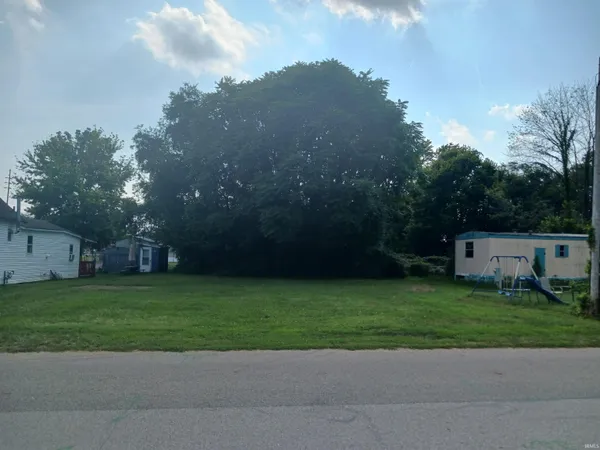 $29,900 | 210-212 West New Albany Avenue, Vincennes, IN 47591