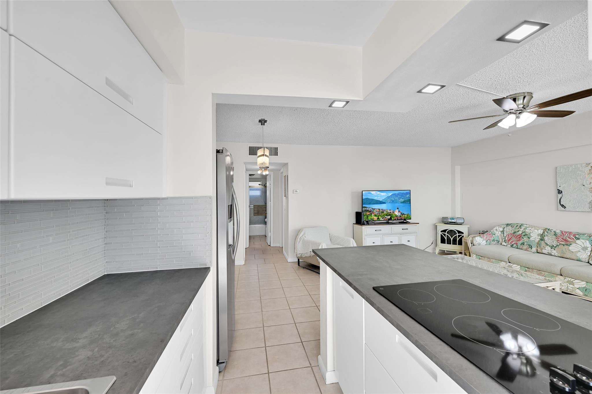 901 South Surf Road, Unit 203 Hollywood, FL 33019 - Photo 11 of 23 Photo 11