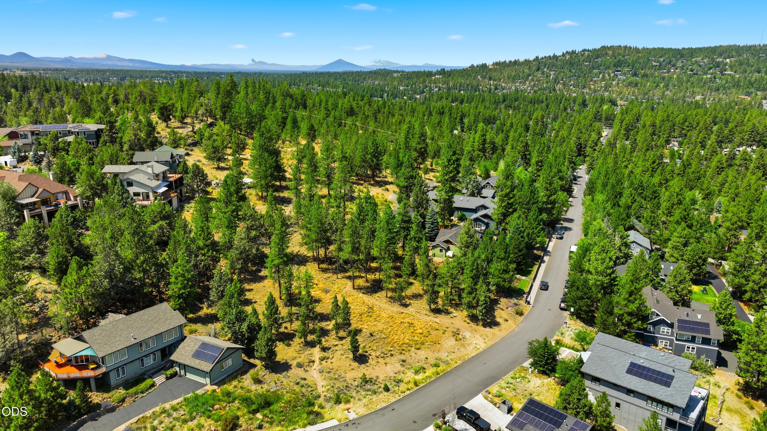1738 Southwest Troon Avenue Bend, OR 97702 - Photo 9 of 38